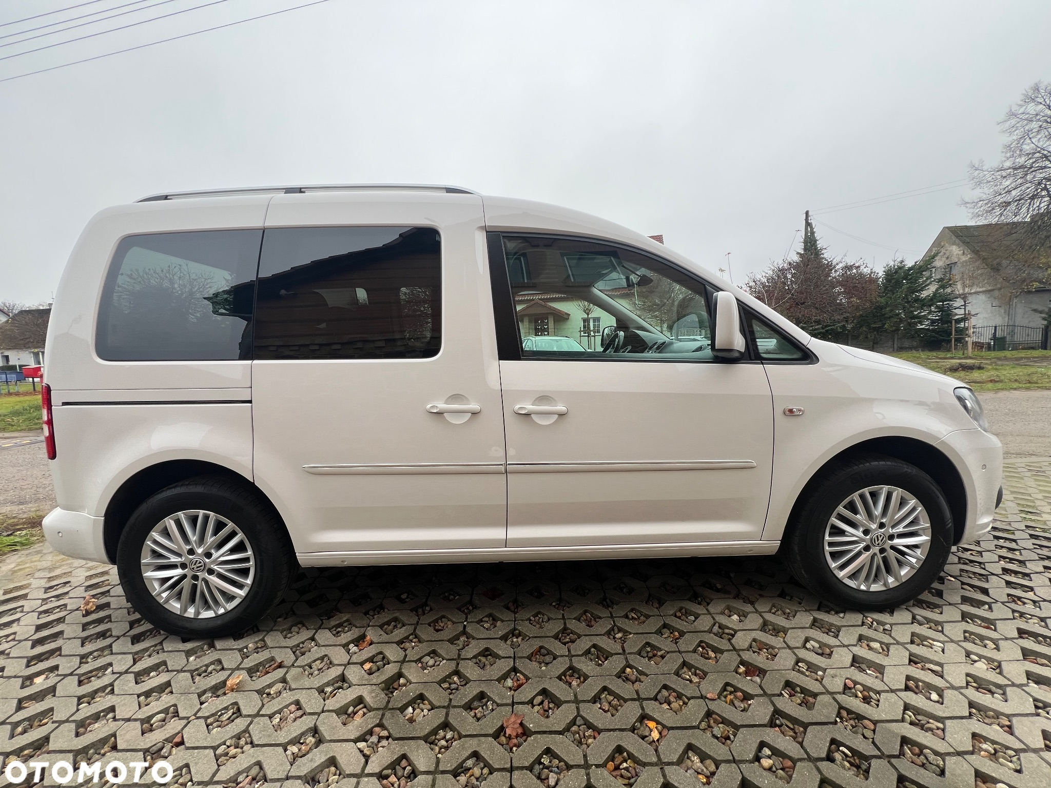 Volkswagen Caddy 2.0 TDI Trendline DSG - 2