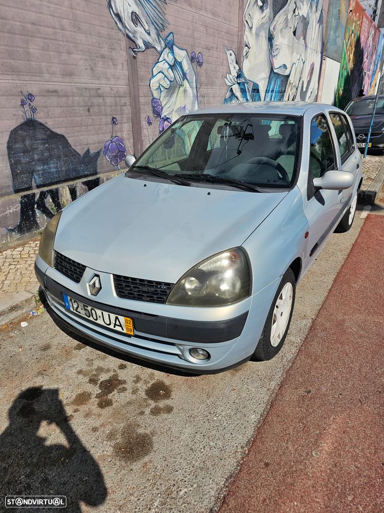 Renault Clio 1.2 16V Confort - 1
