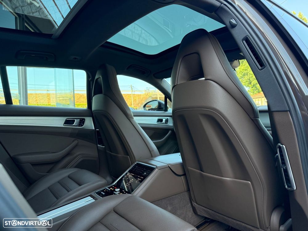 Porsche Panamera Sport Turismo 4 E-Hybrid - 20