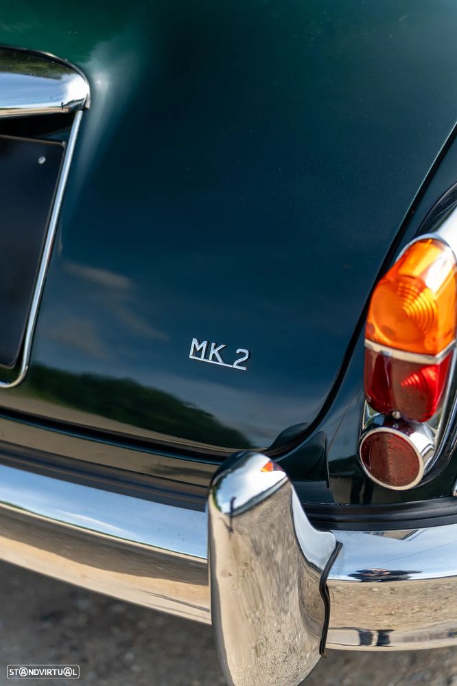 Jaguar MK II - 21