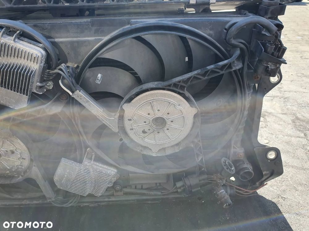 LG9R Volkswagen Phaeton 6.0 W12 2003 Pas przedni - 4