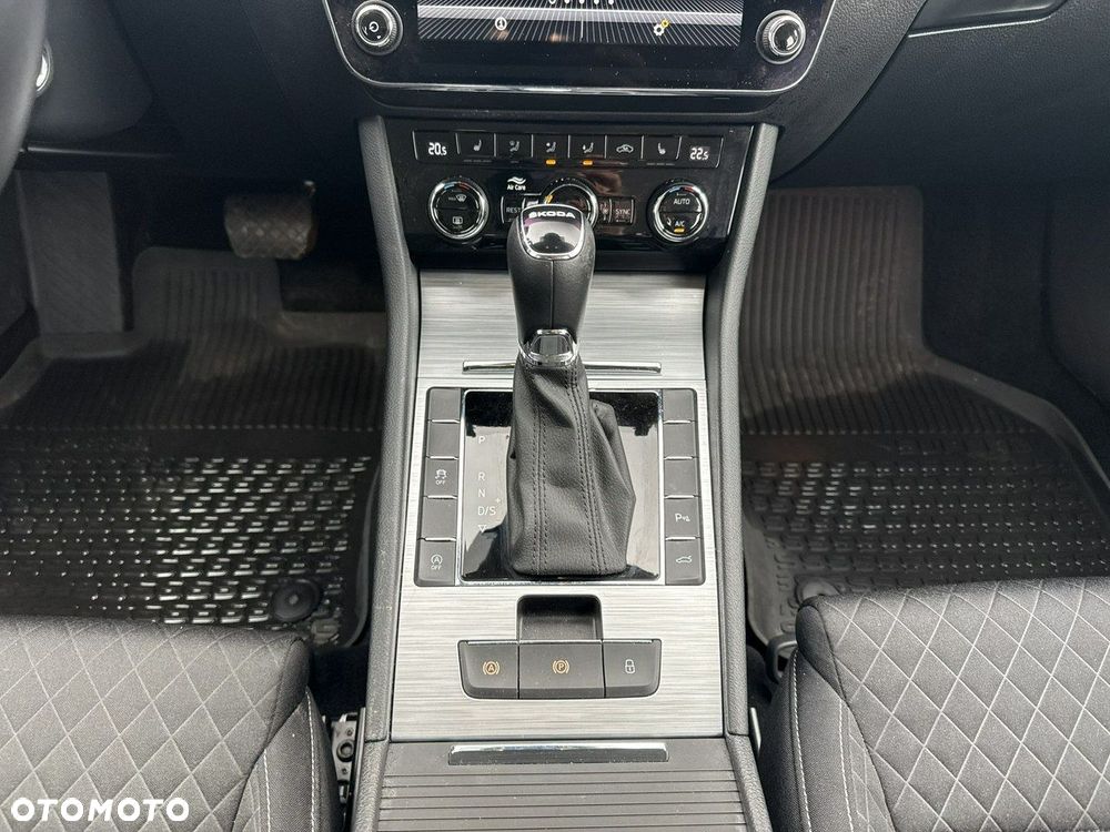 Skoda Superb 2.0 TSI Ambition DSG - 25