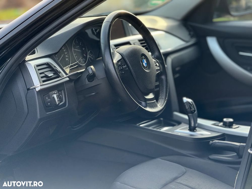 BMW Seria 3 320d Aut. - 14
