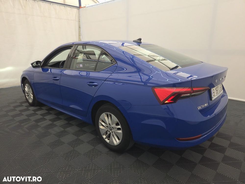 Skoda Octavia 2.0 TDI DSG Ambition - 3