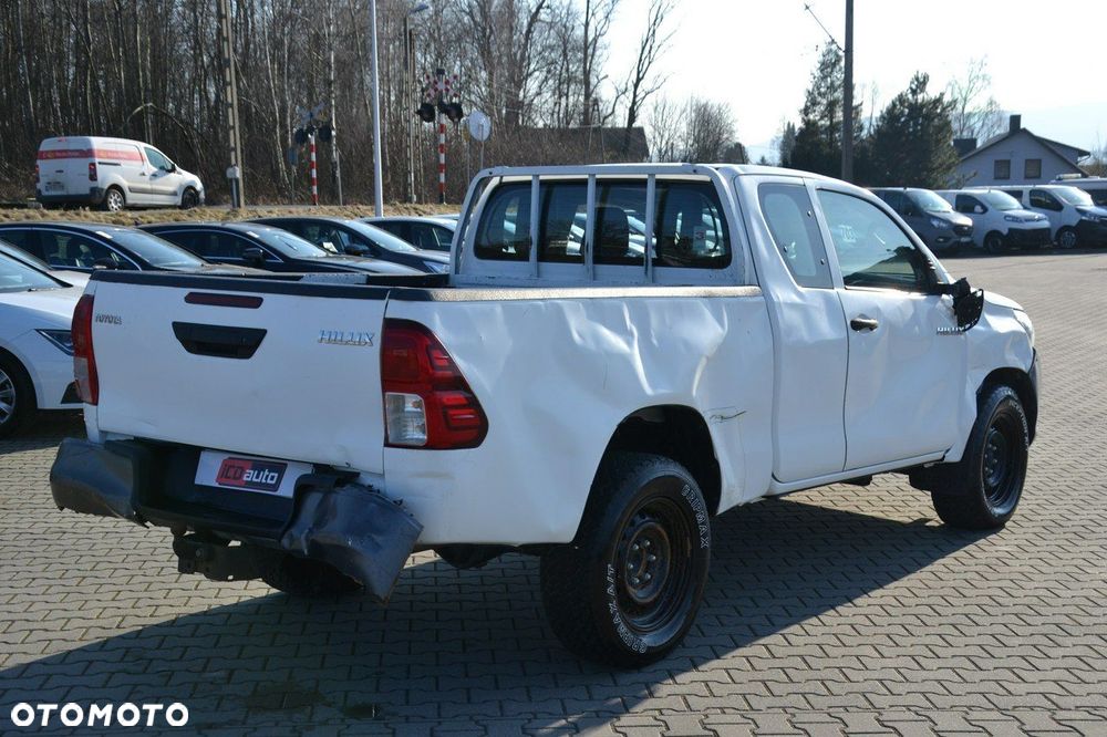 Toyota Hilux - 7