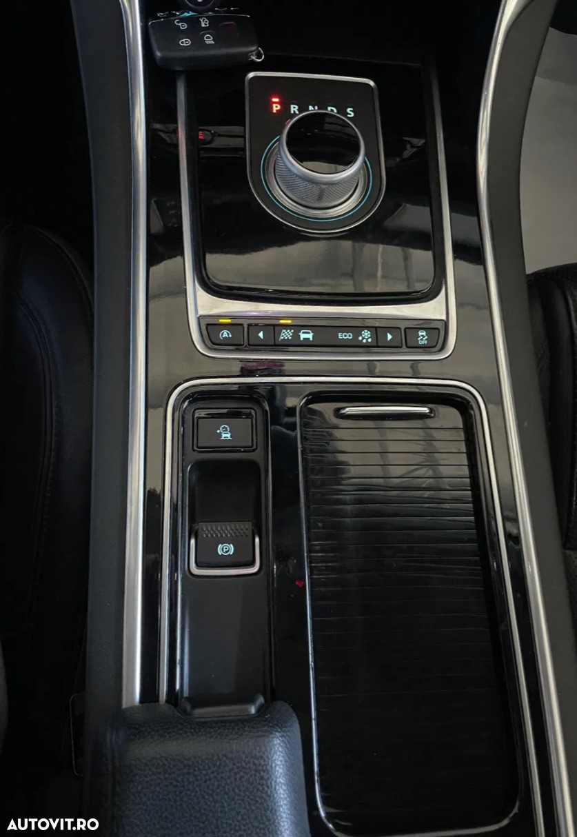 Jaguar XF 20d RWD Prestige - 17