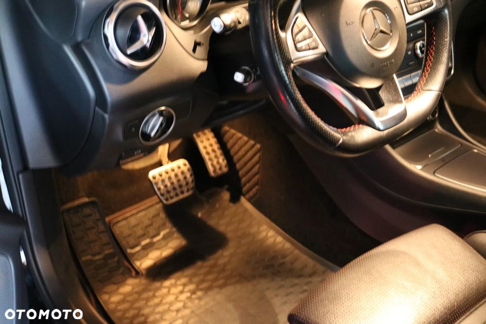 Mercedes-Benz GLA 200 d 4Matic 7G-DCT AMG Line - 25