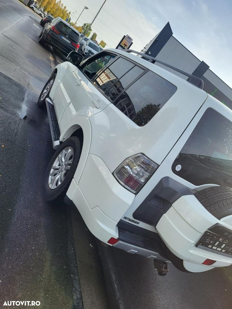 Mitsubishi Pajero LWB 3.2 DI-D Inform A04 - 3