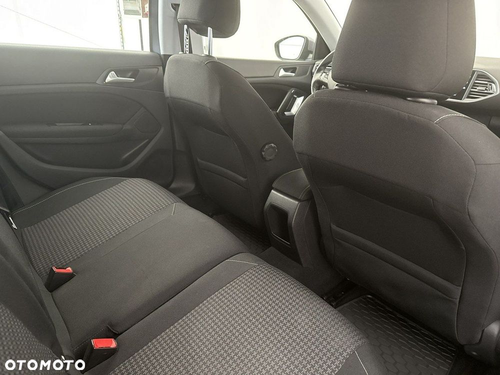 Peugeot 308 - 24