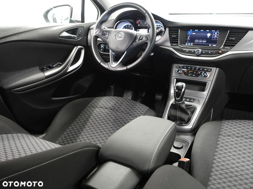 Opel Astra 1.2 Turbo Edition - 28