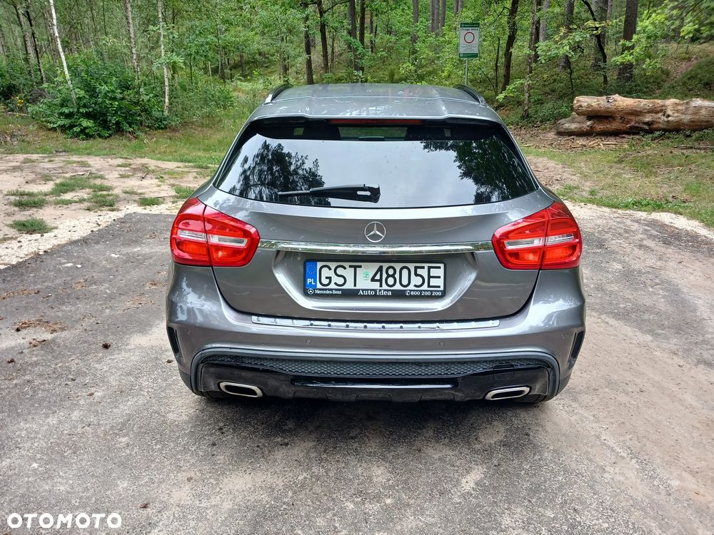 Mercedes-Benz GLA 200 7G-DCT AMG Line - 13