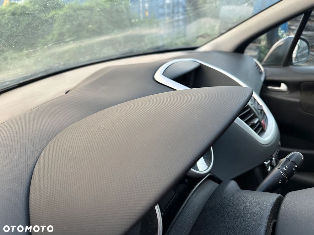 Peugeot 207 1.4 16V Trendy - 4