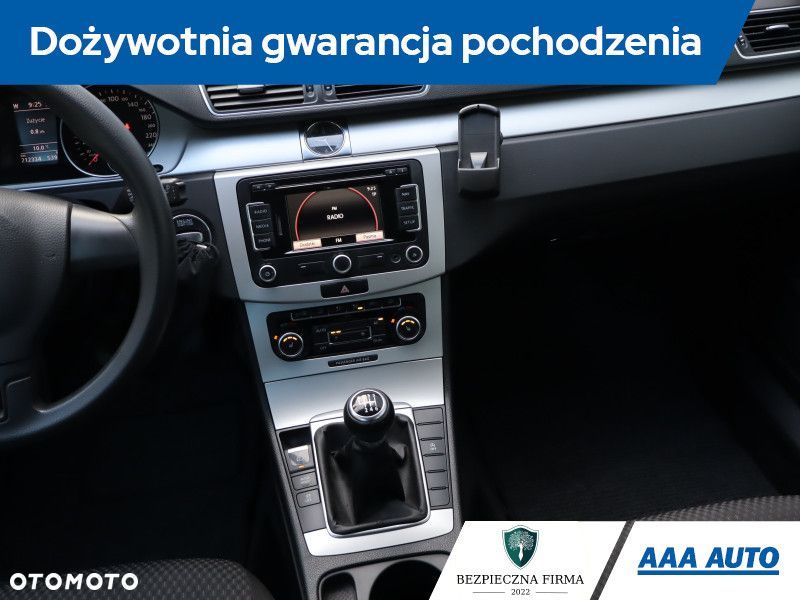 Volkswagen Passat - 9