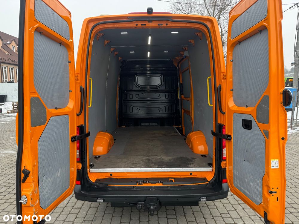 Volkswagen Crafter - 11