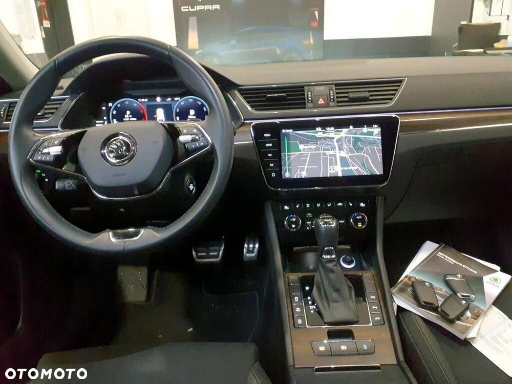 Skoda Superb 2.0 TDI SCR 4x4 Scout DSG - 3