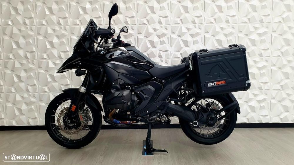 BMW R 1300 GS Tripple Black - 3