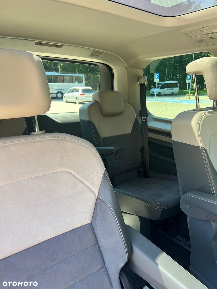 Volkswagen Multivan - 27