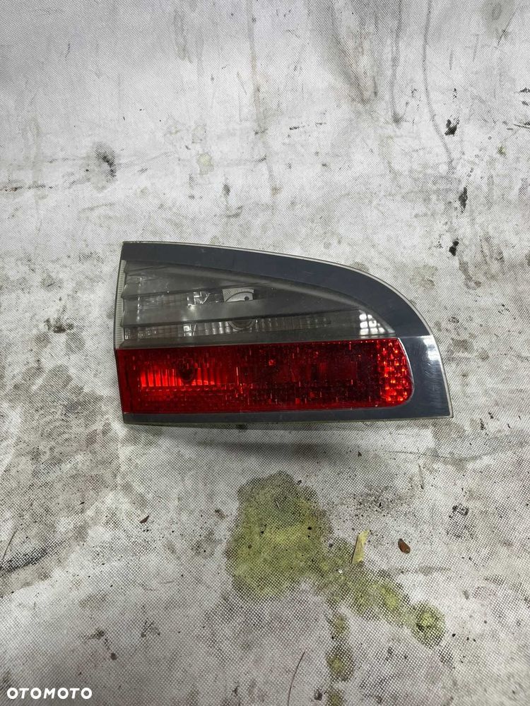 Lampa lewy tył wewnętrzna (w klapę) Ford S-MAX Mk1 - 1