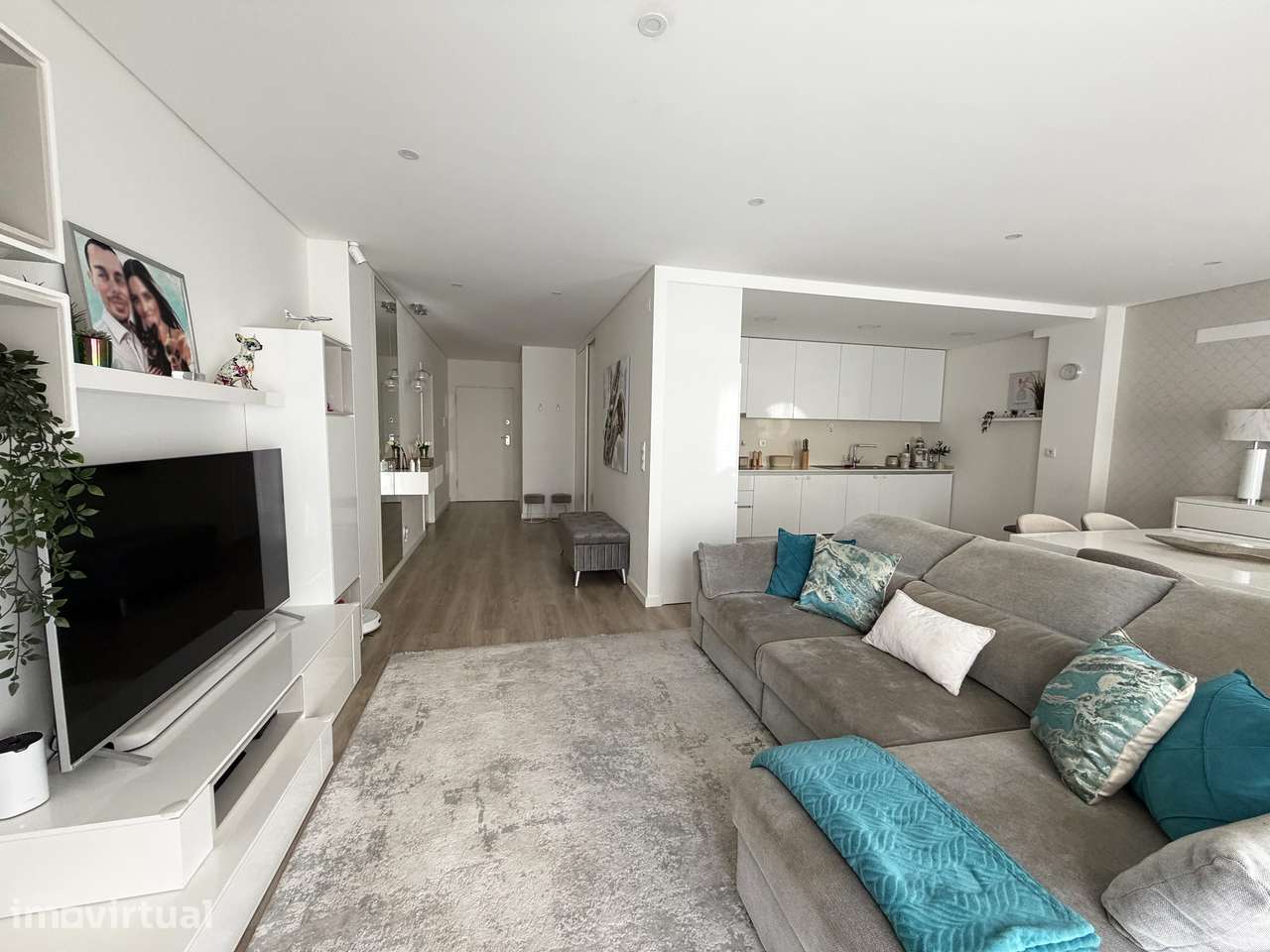 Apartamento T3 | 155 m² | 3 lugares estacionamento | Centro de Sacavém