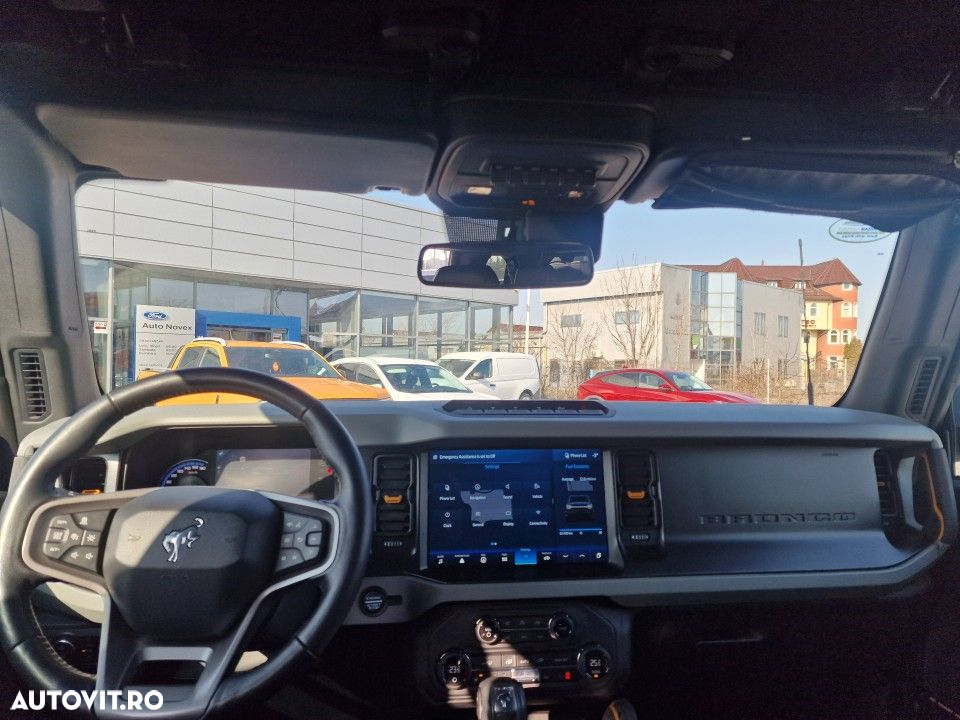 Ford Bronco - 6