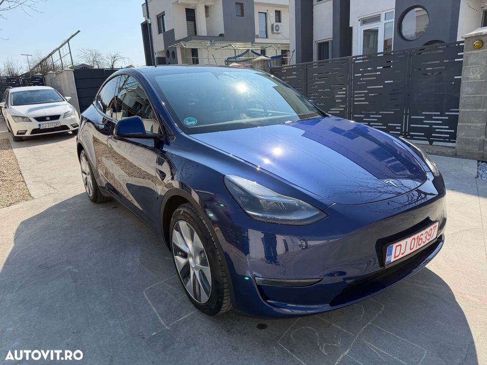 Tesla Model Y Long Range Dual Motor AWD - 8