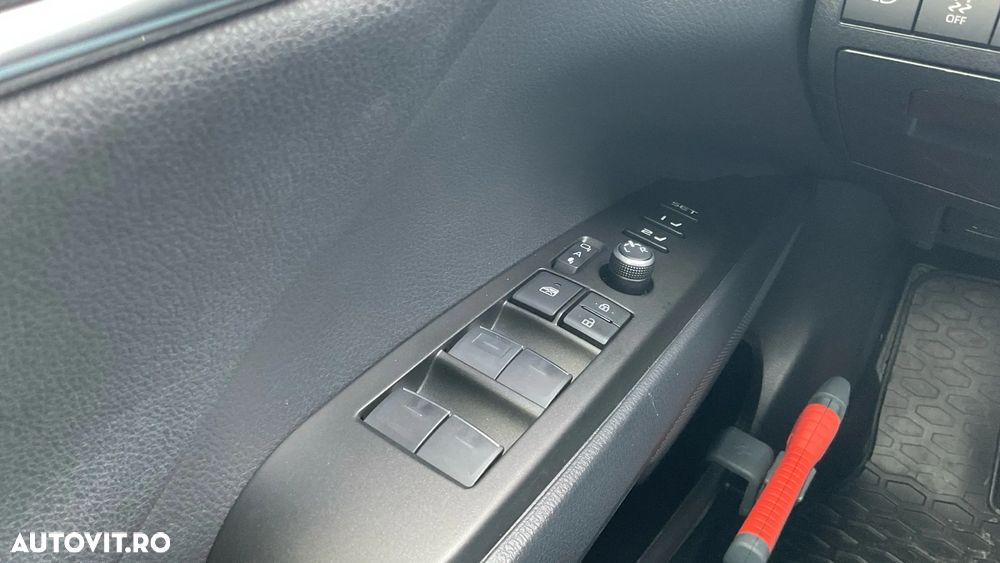 Toyota Camry 2.5 Exclusive - 23