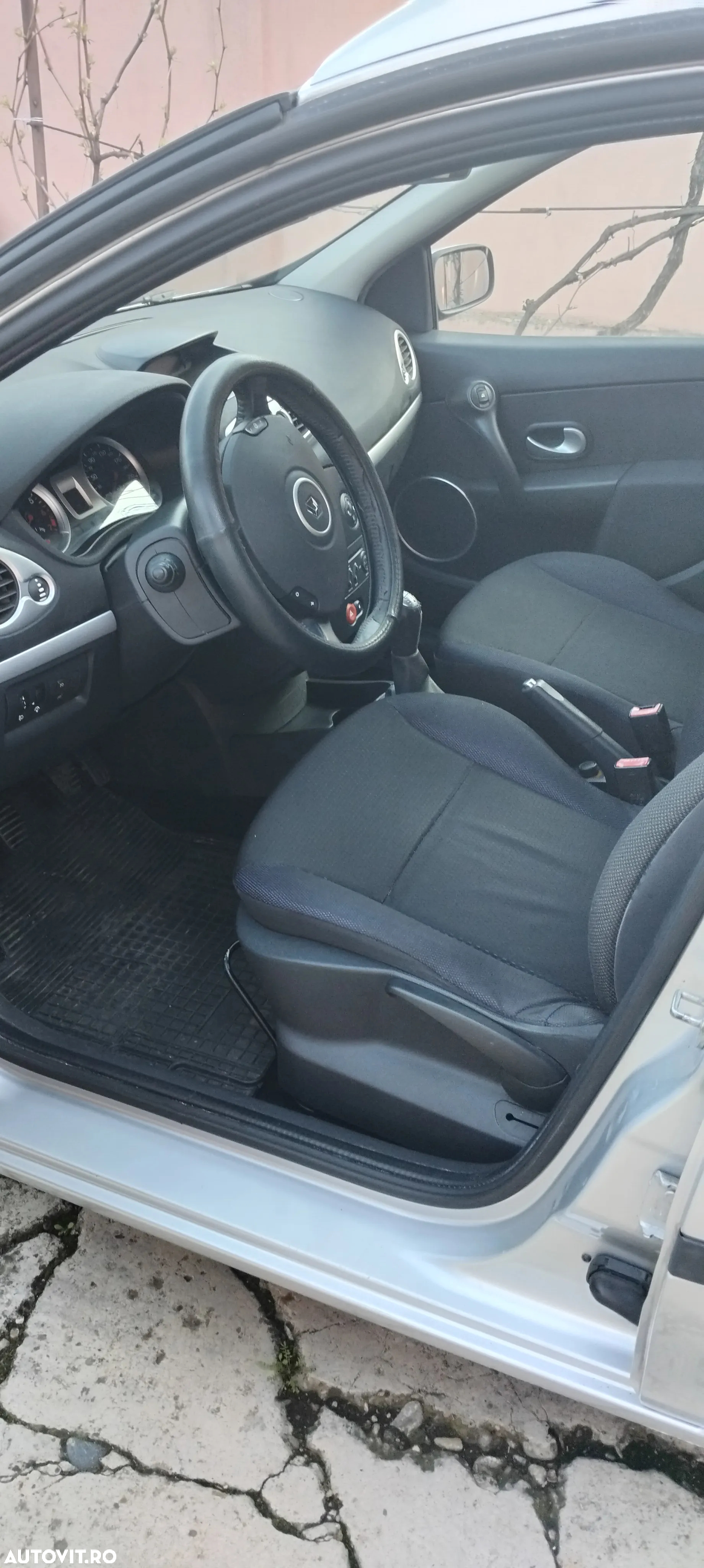 Renault Clio 1.2 16V 75 Collection - 4