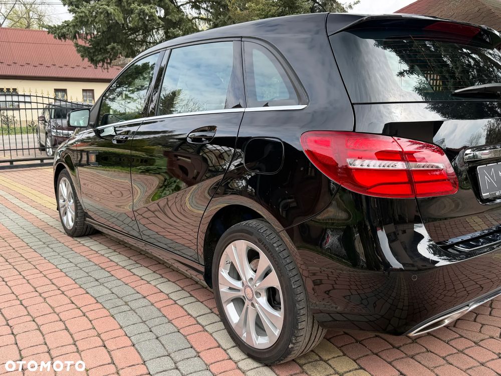 Mercedes-Benz Klasa B 180 UrbanStyle Edition - 7