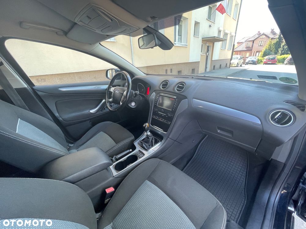 Ford Mondeo 2.0 TDCi Gold X - 18