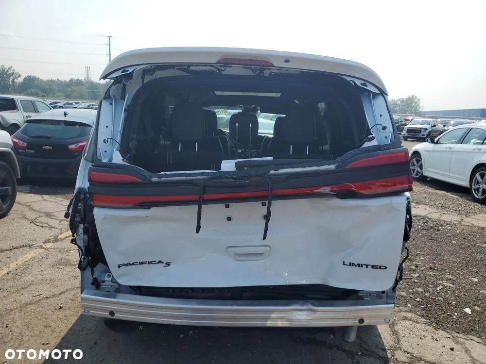 Chrysler Pacifica - 7
