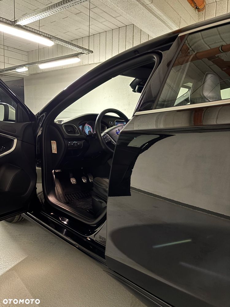 Volvo V40 D2 Drive-E R-Design Momentum - 10