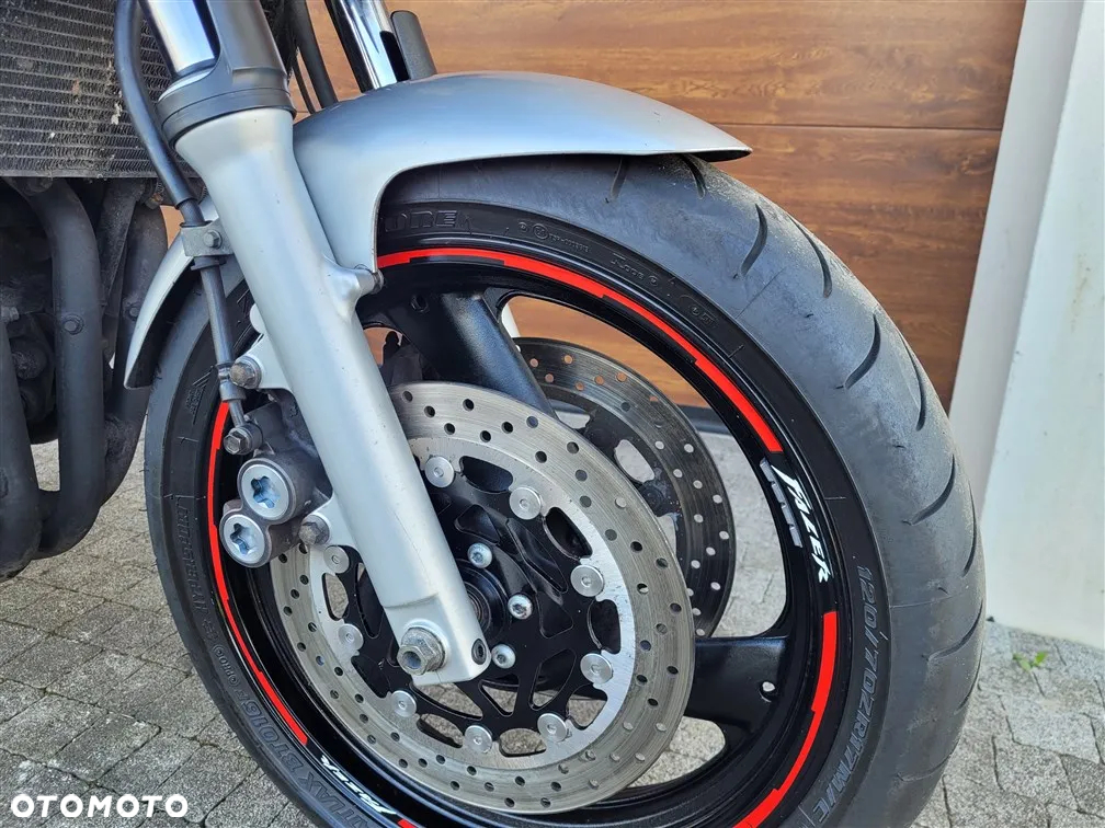 Yamaha FZS - 7