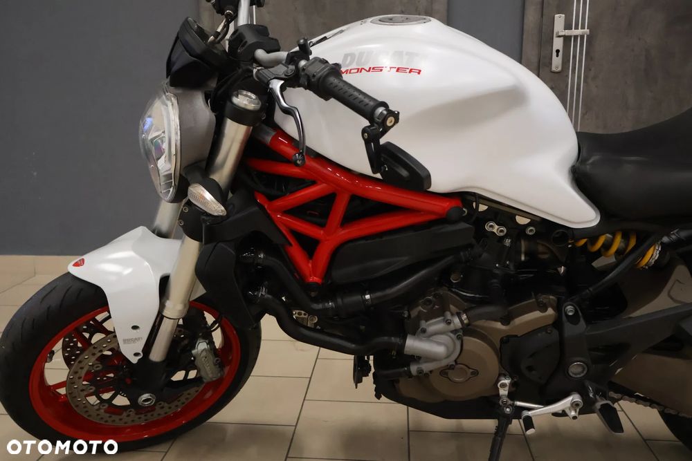 Ducati Monster - 23