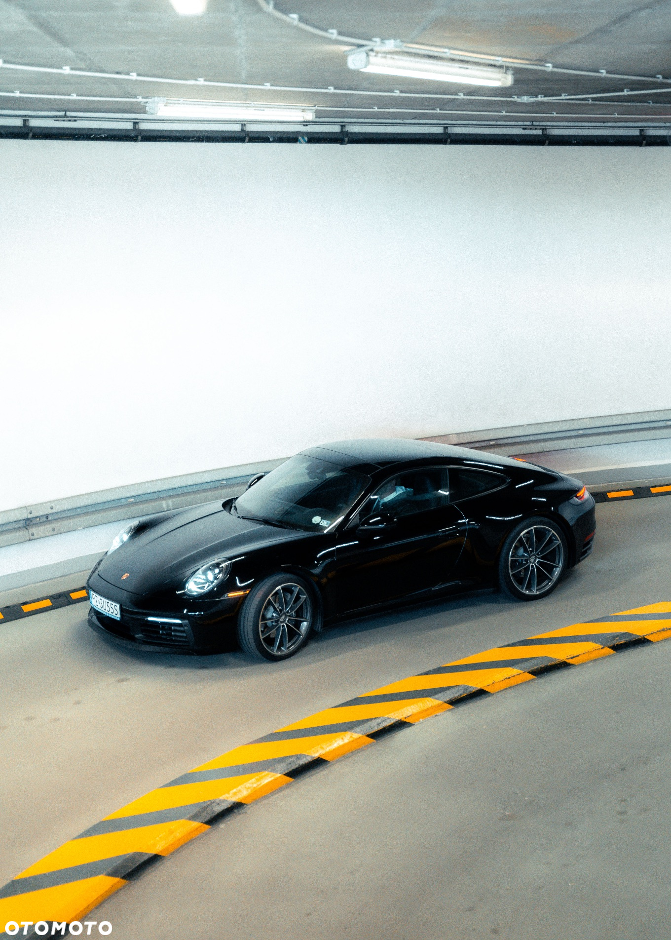 Porsche 911 Carrera - 8
