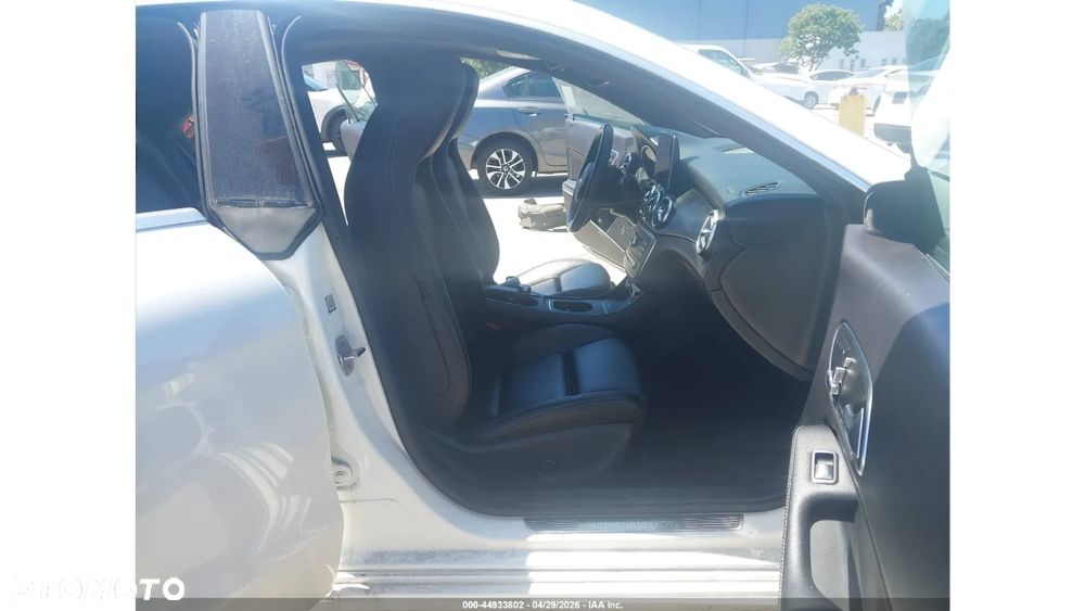 Mercedes-Benz CLA 250 7G-DCT AMG Line - 4