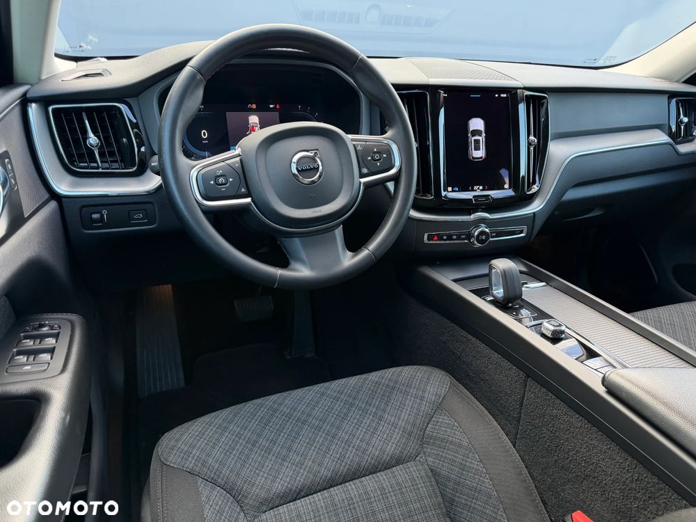 Volvo XC 60 B4 B Momentum - 11