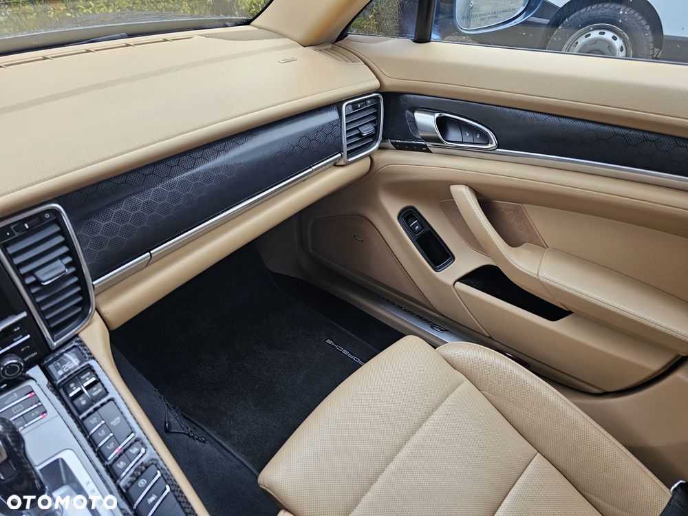 Porsche Panamera - 15