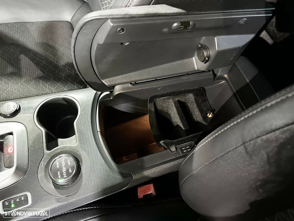 Peugeot 3008 2.0 HDi Hybrid4 99g - 17