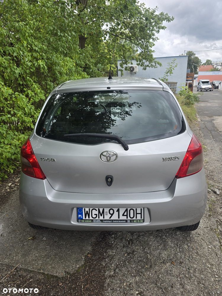 Toyota Yaris - 1