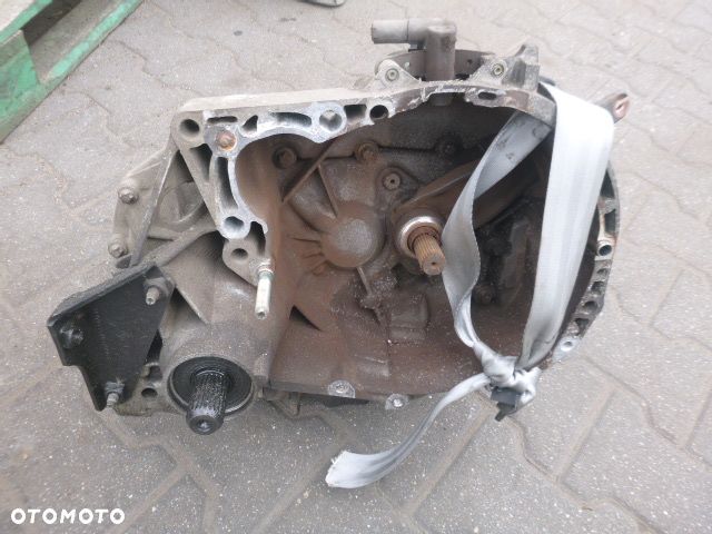 MANUALNA SKRZYNIA BIEGÓW RENAULT CLIO II LIFT 1.5 DCI JB3980 - 6