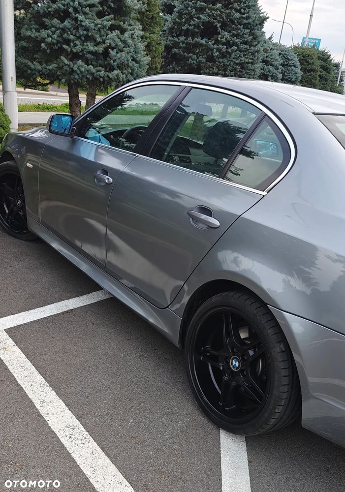 BMW Seria 5 520i - 11