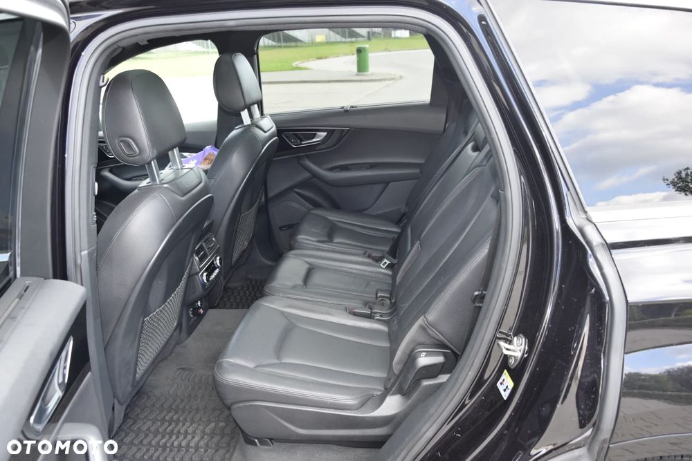Audi Q7 3.0 TFSI Quattro Tiptronic - 24
