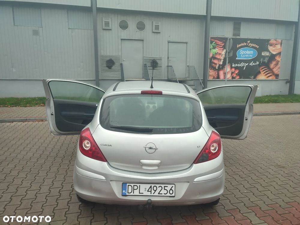 Opel Corsa 1.2 16V - 12