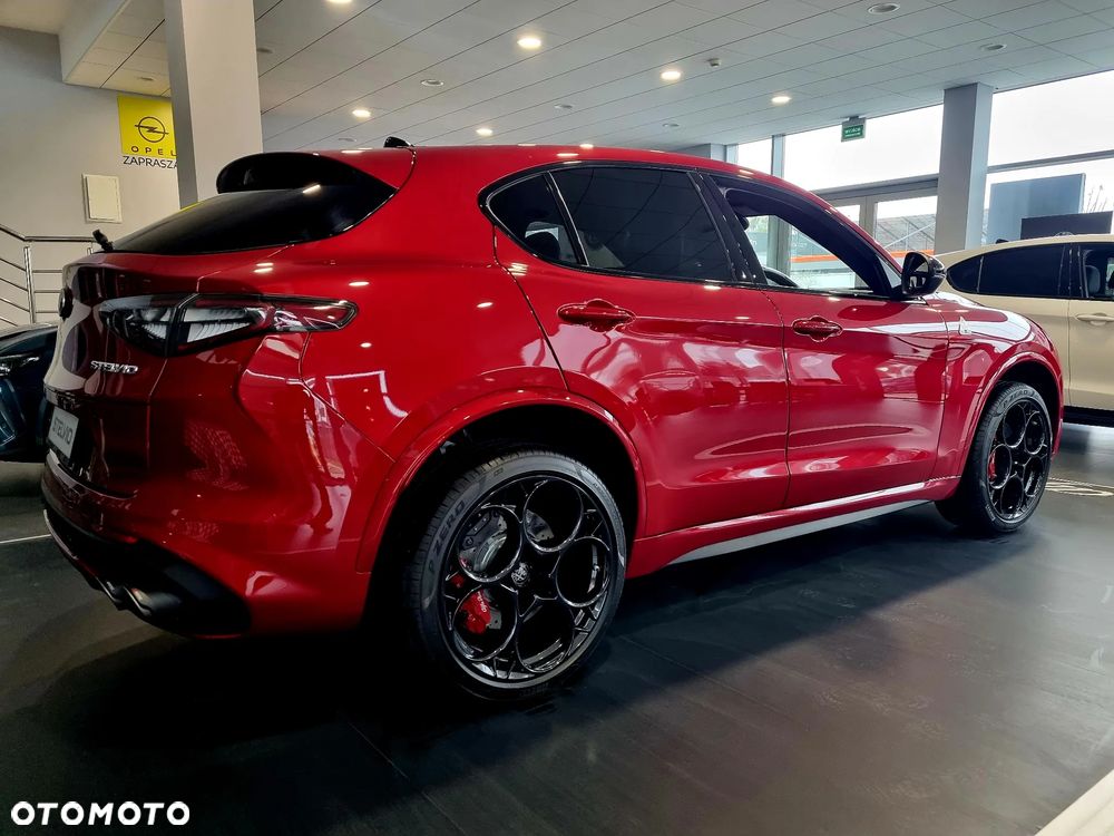 Alfa Romeo Stelvio - 4