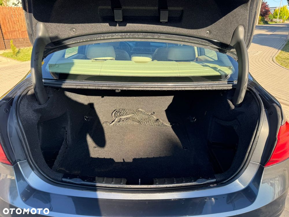 BMW Seria 3 320d Efficient Dynamics Luxury Line EU6 - 15