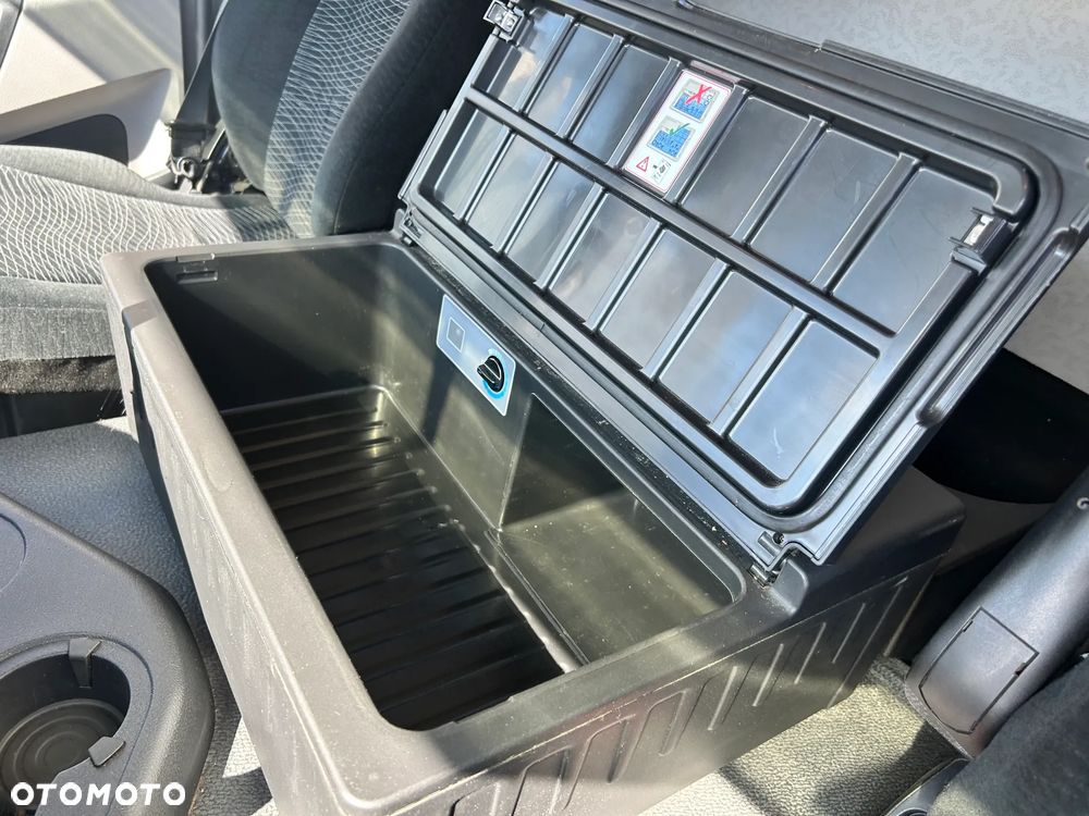 Mercedes-Benz ANTOS 2527 6X2*4 EURO6 BOX L-9700mm - 24