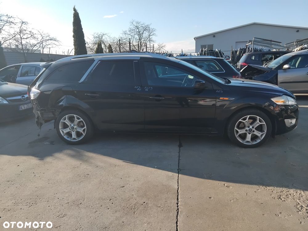 Ford Mondeo mk4 z silnikiem 2,0 benzyna i skrzynią manualną 5 biegów lakier ozn. G6 - 2