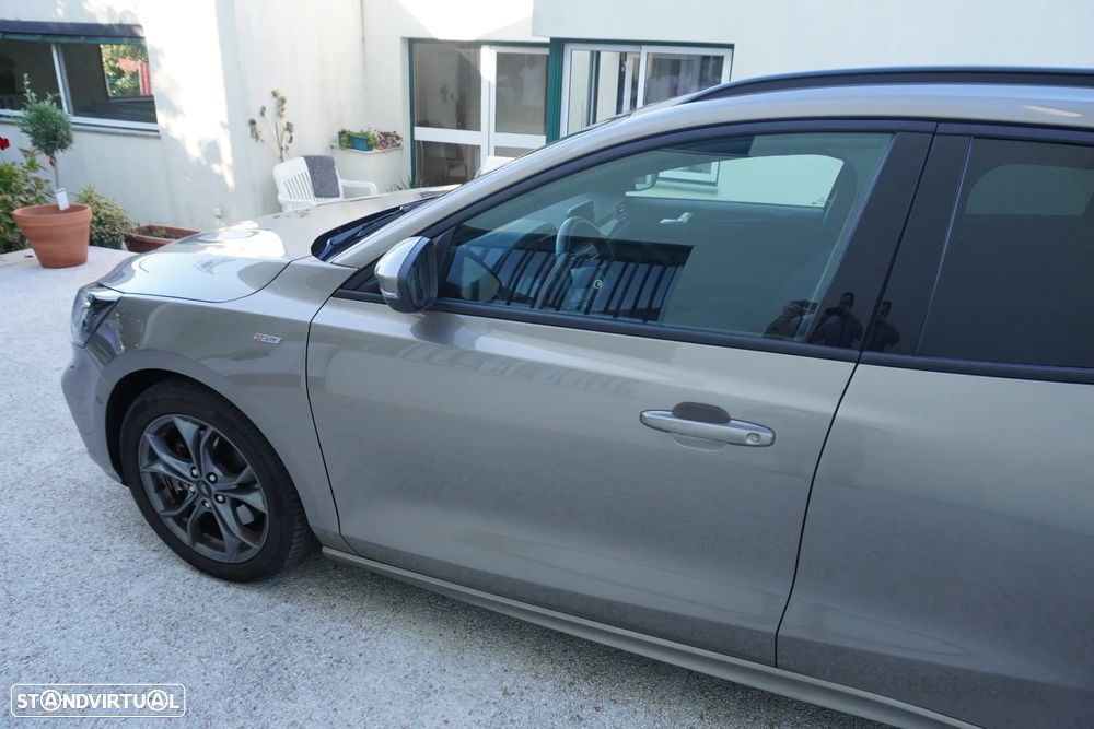Ford Focus SW 1.0 EcoBoost ST-Line - 2