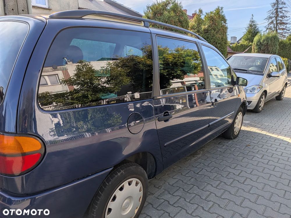Volkswagen Sharan 1.9 TDI Basis - 3