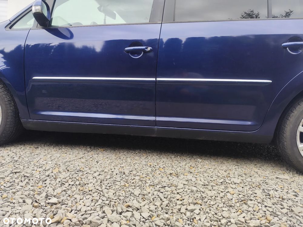 Volkswagen Touran 2.0 TDI DPF Highline DSG - 32